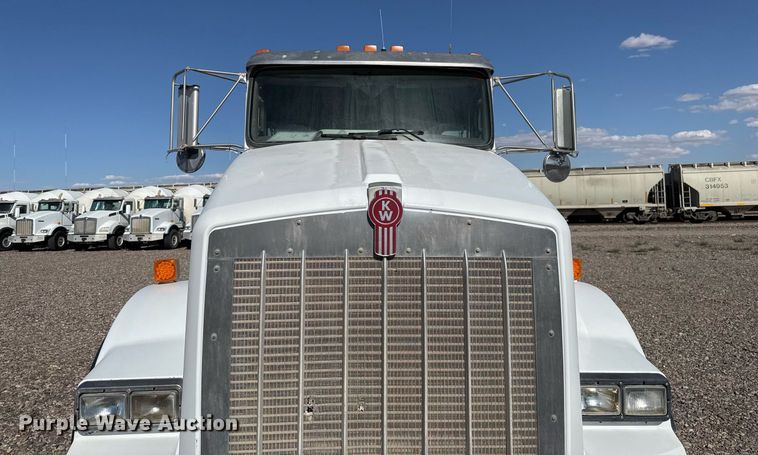 image for item DO2526 2015 Kenworth T800 ready mix truck