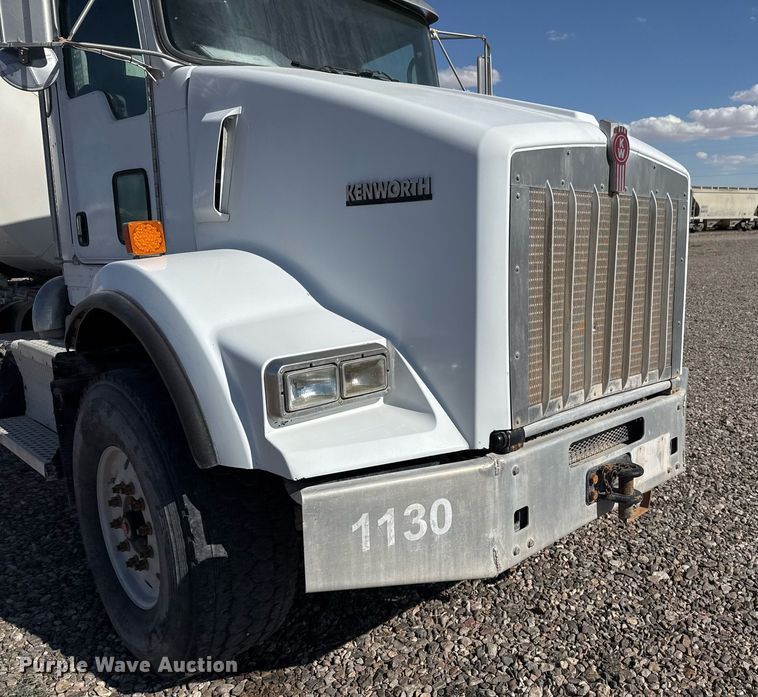 image for item DO2526 2015 Kenworth T800 ready mix truck