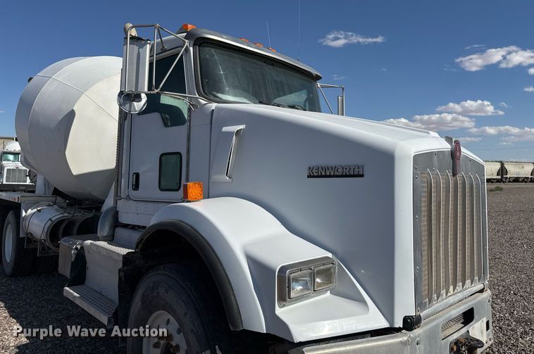 image for item DO2526 2015 Kenworth T800 ready mix truck