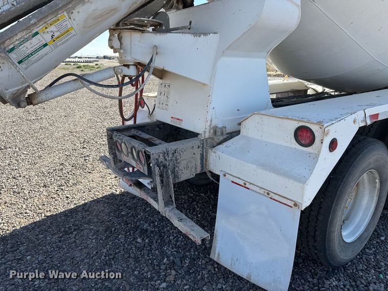 image for item DO2526 2015 Kenworth T800 ready mix truck