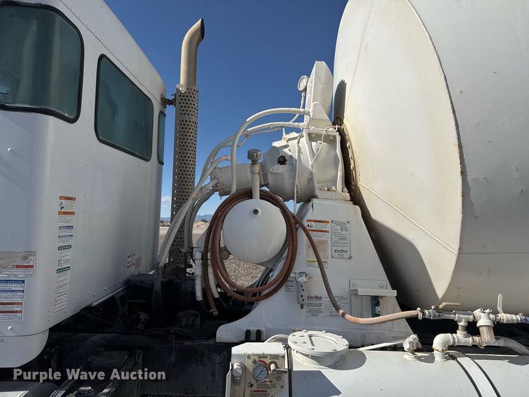 image for item DO2526 2015 Kenworth T800 ready mix truck