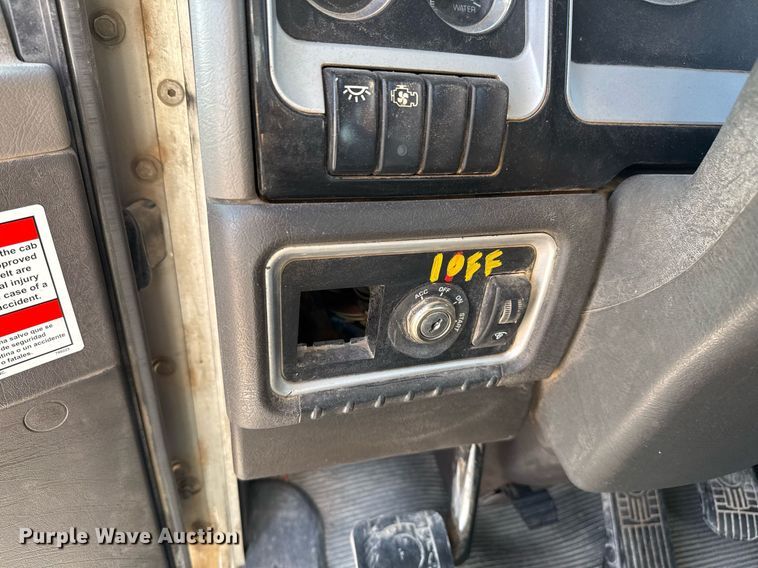 image for item DO2526 2015 Kenworth T800 ready mix truck