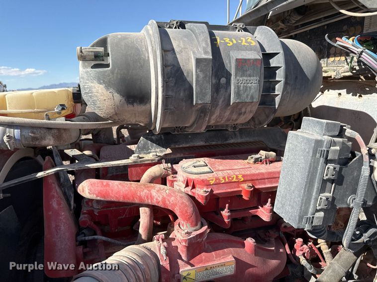 image for item DO2526 2015 Kenworth T800 ready mix truck