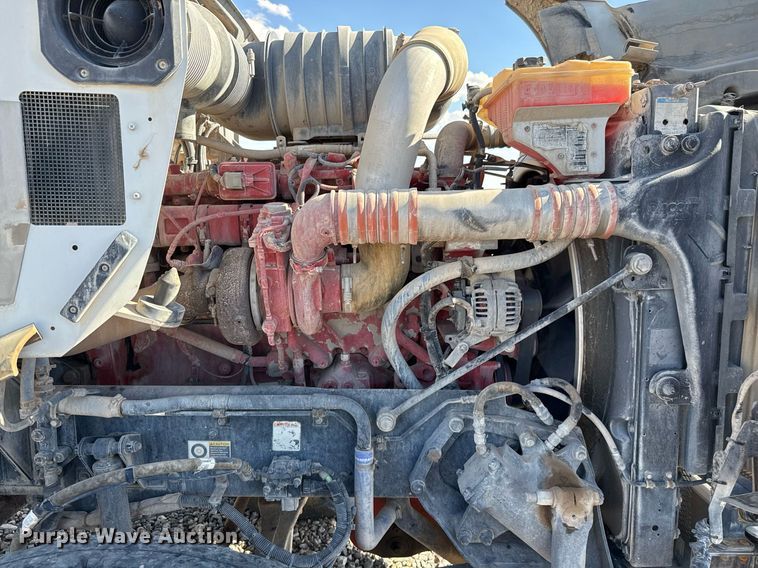 image for item DO2526 2015 Kenworth T800 ready mix truck