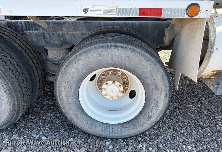 image for item DO2526 2015 Kenworth T800 ready mix truck