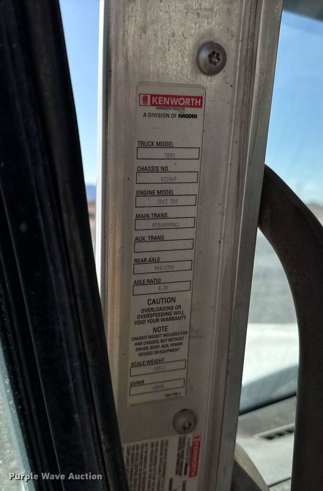 image for item DO2526 2015 Kenworth T800 ready mix truck