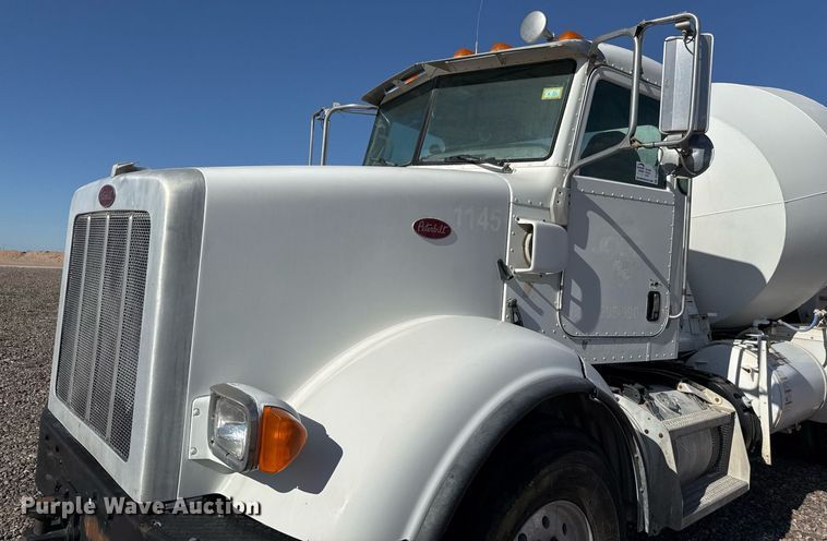 image for item DO2527 2015 Peterbilt 365 ready mix truck