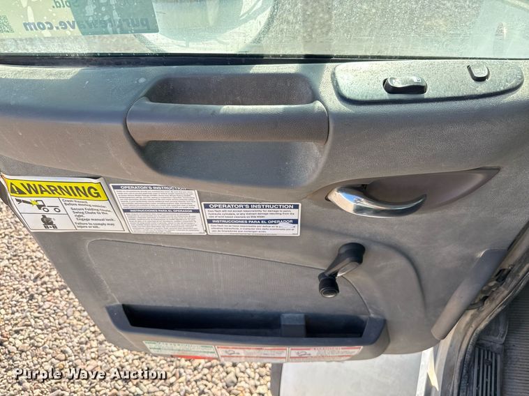 image for item DO2527 2015 Peterbilt 365 ready mix truck