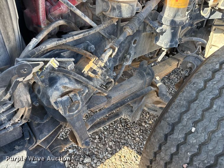 image for item DO2527 2015 Peterbilt 365 ready mix truck