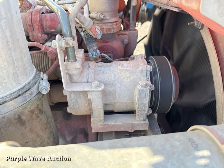 image for item DO2527 2015 Peterbilt 365 ready mix truck