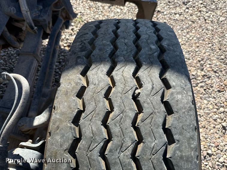 image for item DO2527 2015 Peterbilt 365 ready mix truck