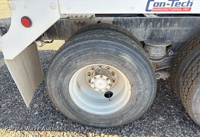 image for item DO2527 2015 Peterbilt 365 ready mix truck