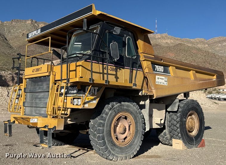 image for item DO2528 2005 Caterpillar  769D haul truck