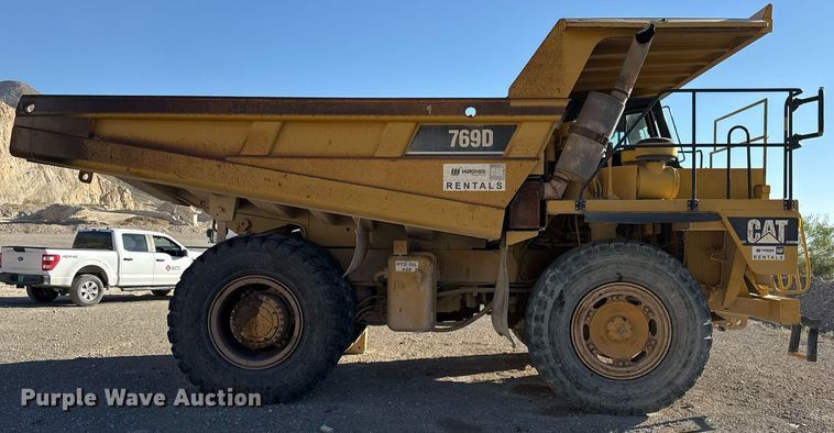 image for item DO2528 2005 Caterpillar  769D haul truck