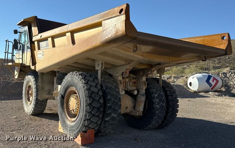 image for item DO2528 2005 Caterpillar  769D haul truck