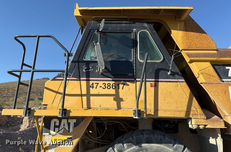 image for item DO2528 2005 Caterpillar  769D haul truck