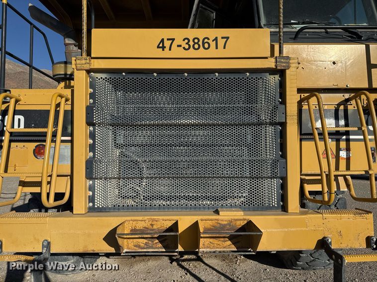 image for item DO2528 2005 Caterpillar  769D haul truck
