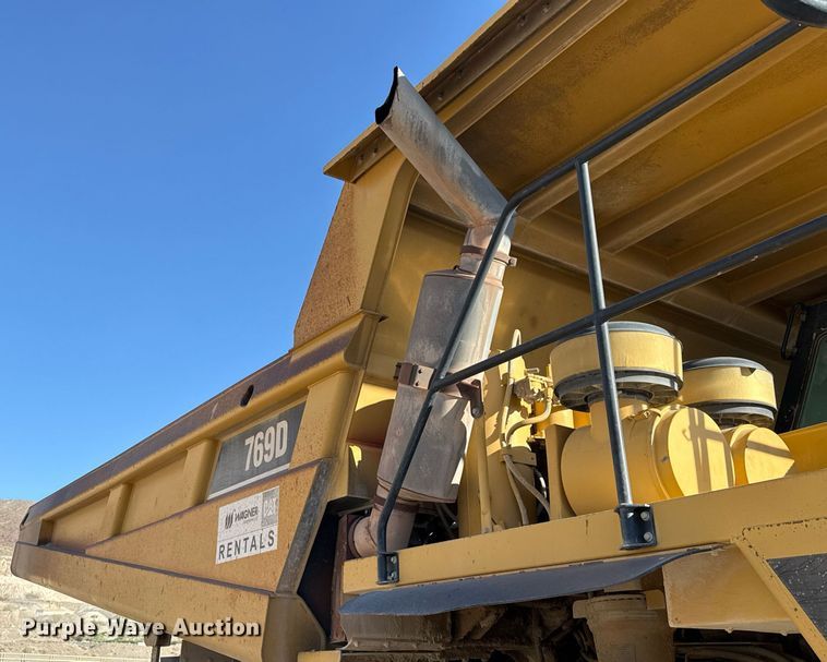 image for item DO2528 2005 Caterpillar  769D haul truck