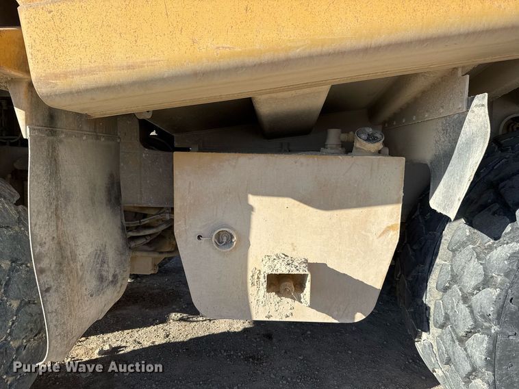 image for item DO2528 2005 Caterpillar  769D haul truck