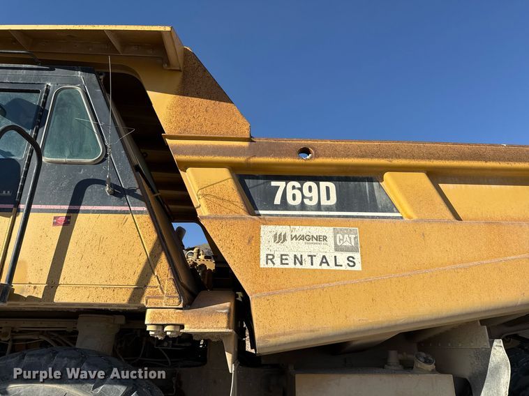 image for item DO2528 2005 Caterpillar  769D haul truck