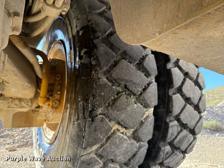 image for item DO2528 2005 Caterpillar  769D haul truck