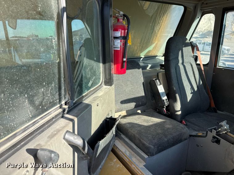 image for item DO2528 2005 Caterpillar  769D haul truck