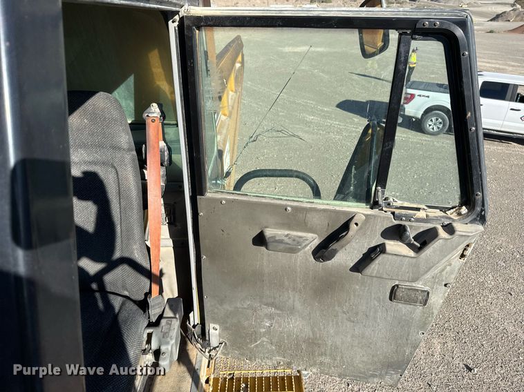 image for item DO2528 2005 Caterpillar  769D haul truck