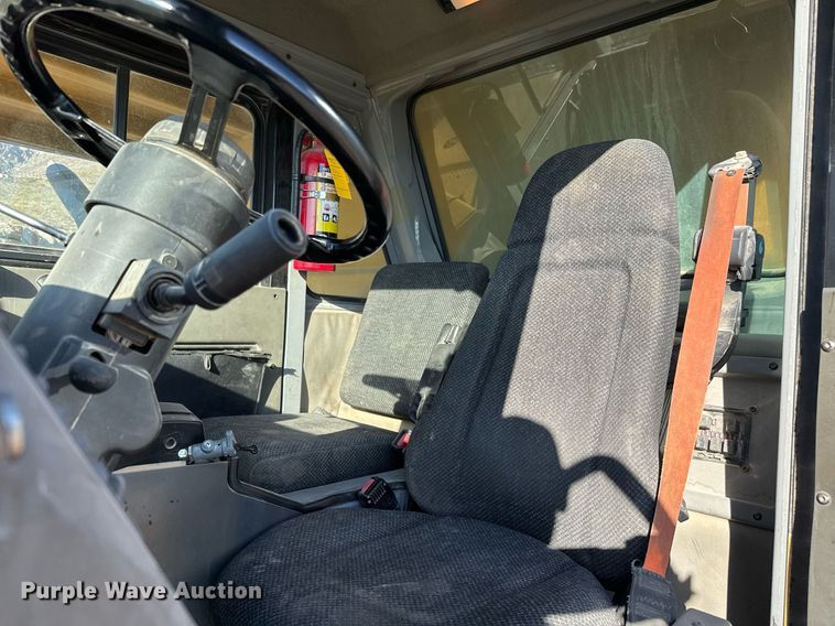 image for item DO2528 2005 Caterpillar  769D haul truck