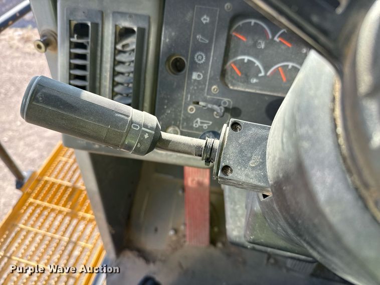 image for item DO2528 2005 Caterpillar  769D haul truck