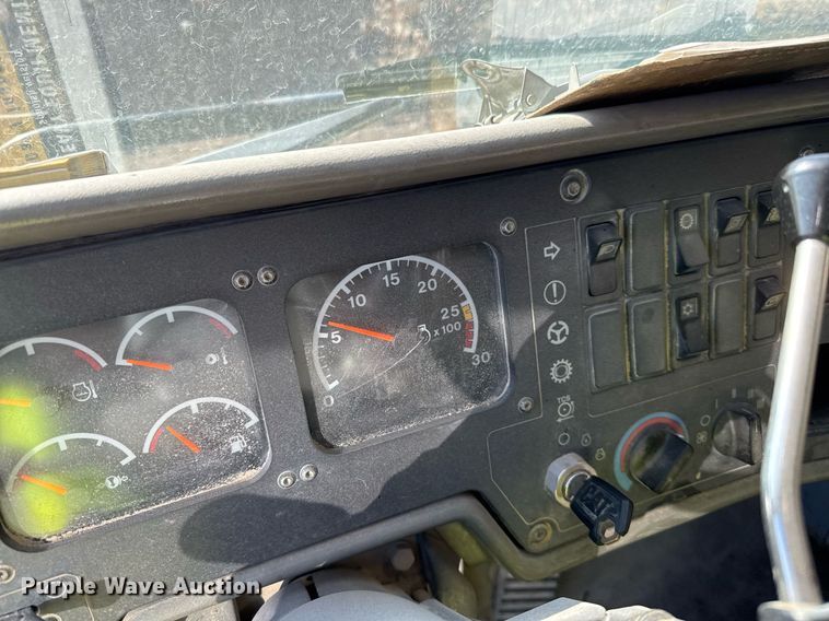 image for item DO2528 2005 Caterpillar  769D haul truck