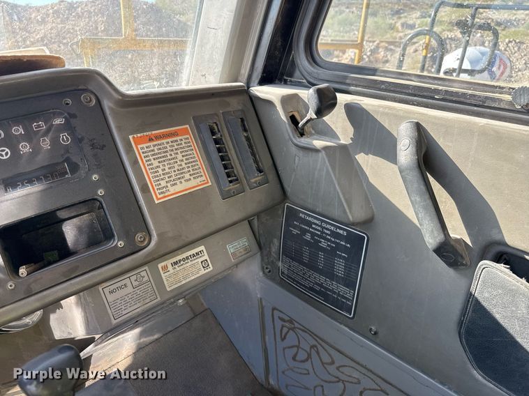 image for item DO2528 2005 Caterpillar  769D haul truck