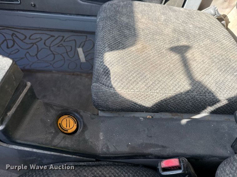 image for item DO2528 2005 Caterpillar  769D haul truck