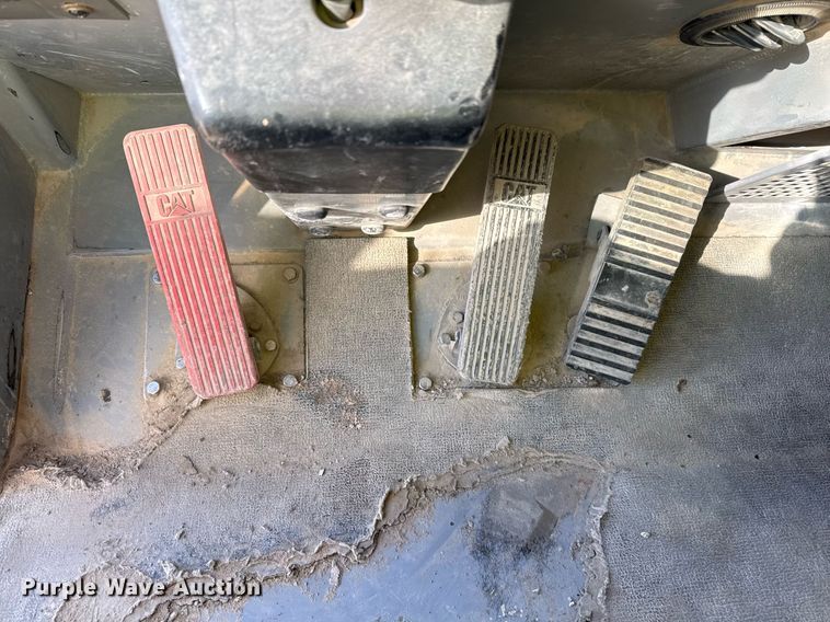 image for item DO2528 2005 Caterpillar  769D haul truck