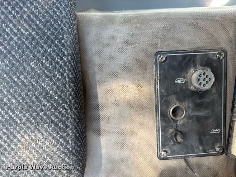 image for item DO2528 2005 Caterpillar  769D haul truck