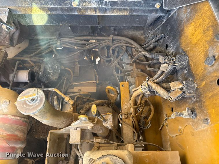 image for item DO2528 2005 Caterpillar  769D haul truck