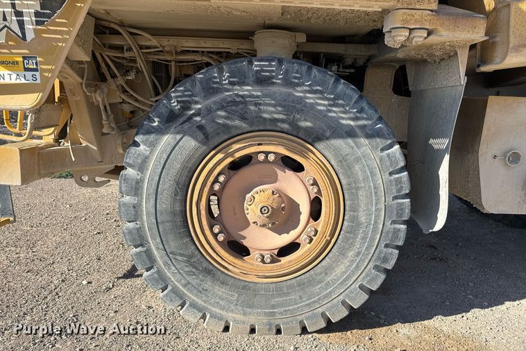 image for item DO2528 2005 Caterpillar  769D haul truck