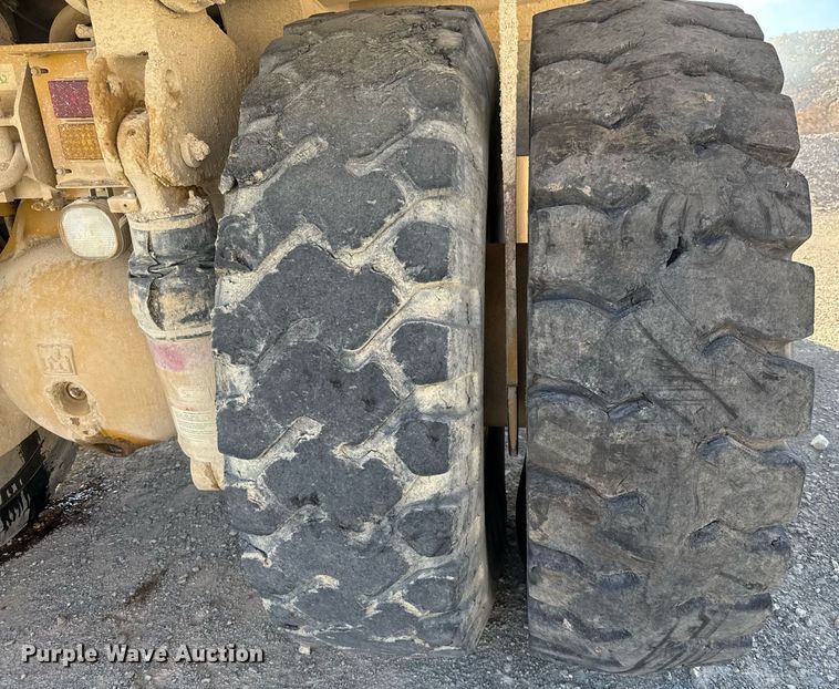 image for item DO2528 2005 Caterpillar  769D haul truck