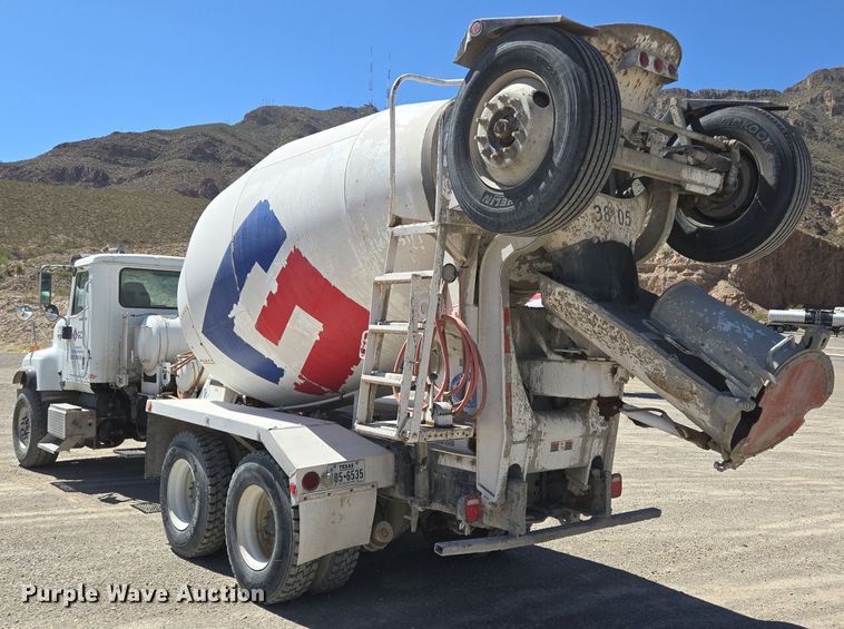 image for item DO2530 2007 International Paystar 5500i ready mix truck