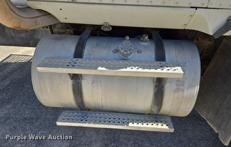 image for item DO2530 2007 International Paystar 5500i ready mix truck