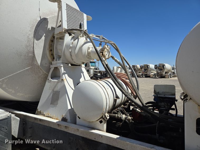 image for item DO2530 2007 International Paystar 5500i ready mix truck