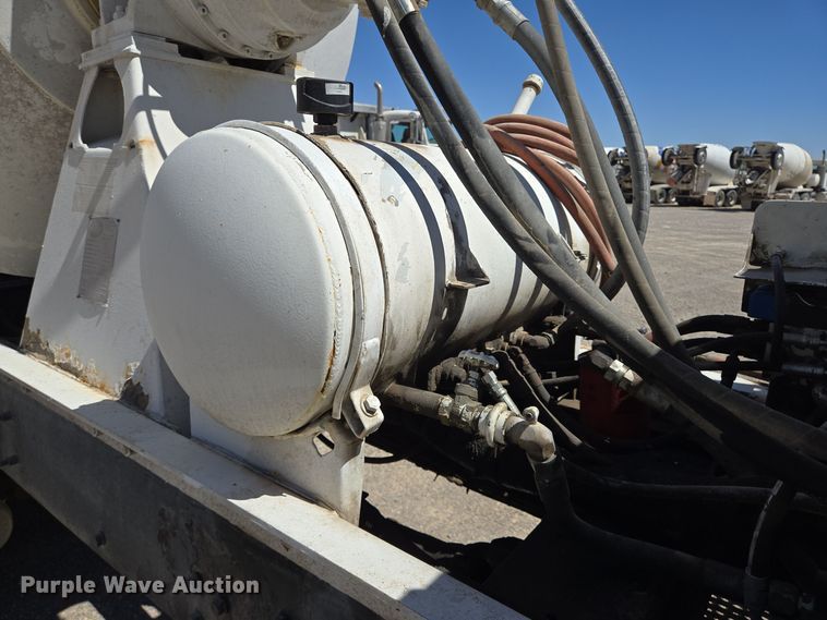 image for item DO2530 2007 International Paystar 5500i ready mix truck