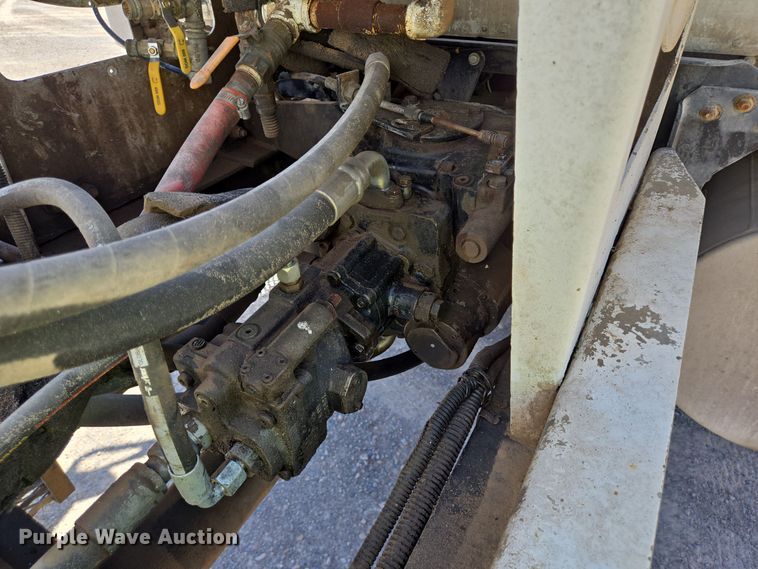 image for item DO2530 2007 International Paystar 5500i ready mix truck