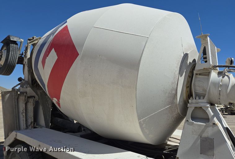 image for item DO2530 2007 International Paystar 5500i ready mix truck