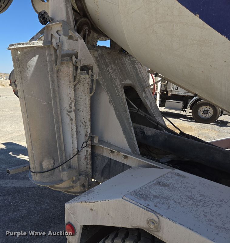 image for item DO2530 2007 International Paystar 5500i ready mix truck