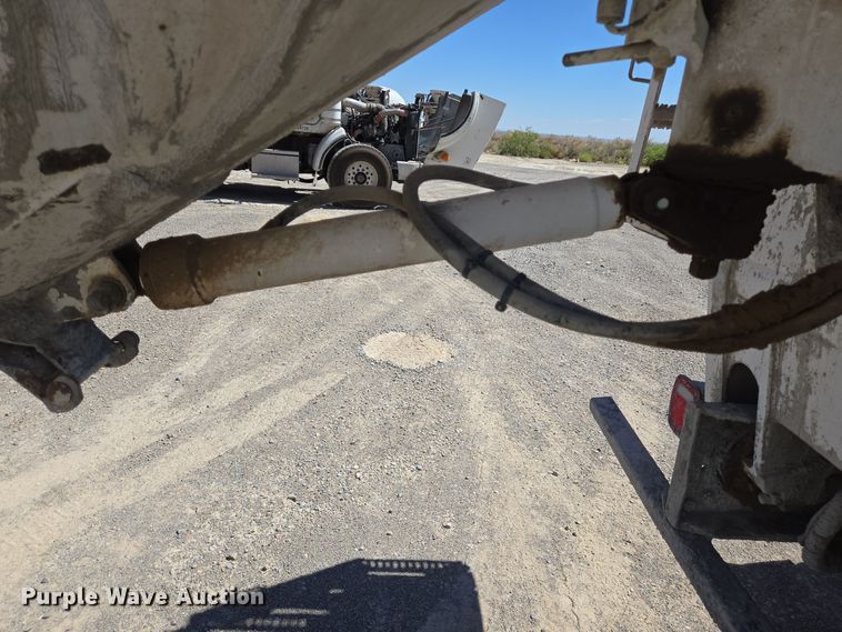 image for item DO2530 2007 International Paystar 5500i ready mix truck