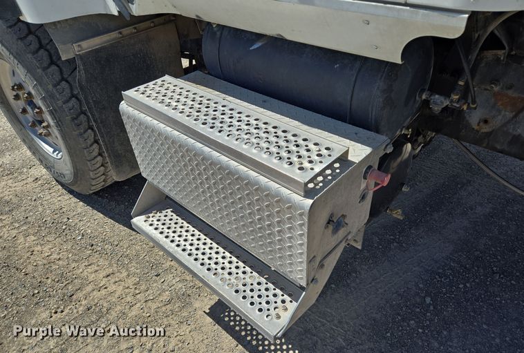 image for item DO2530 2007 International Paystar 5500i ready mix truck