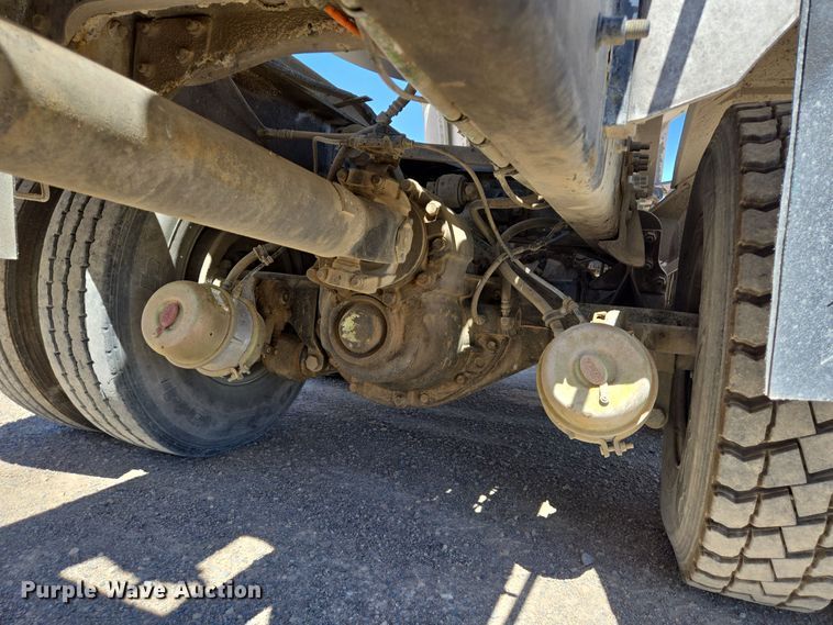 image for item DO2530 2007 International Paystar 5500i ready mix truck