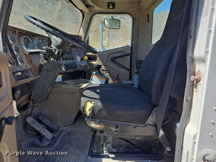 image for item DO2530 2007 International Paystar 5500i ready mix truck