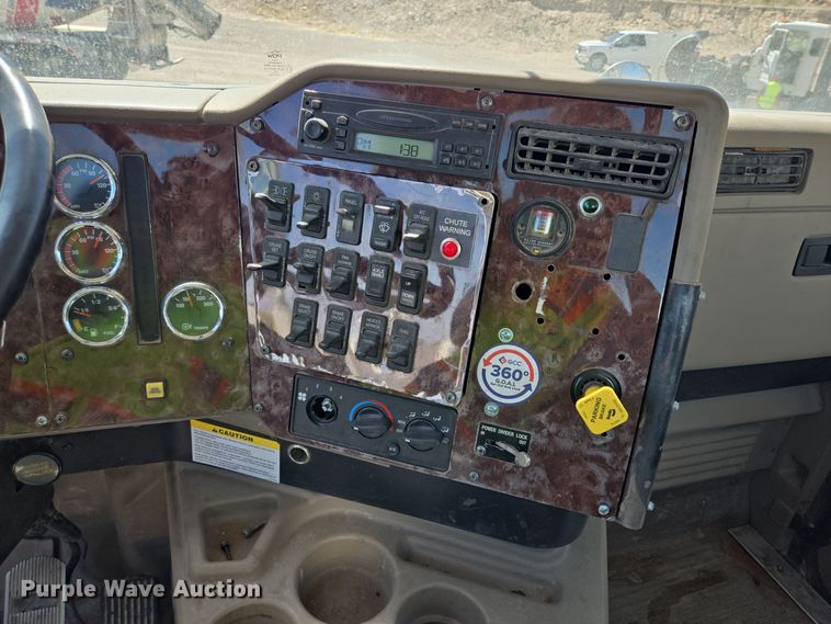 image for item DO2530 2007 International Paystar 5500i ready mix truck