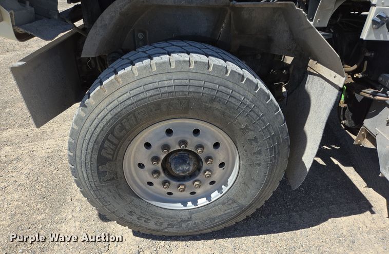 image for item DO2530 2007 International Paystar 5500i ready mix truck